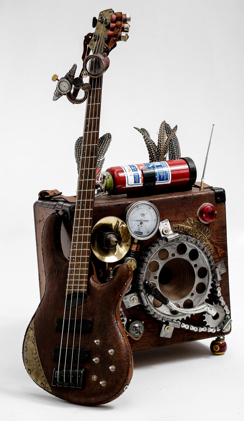 Steampunk Bass & Amp